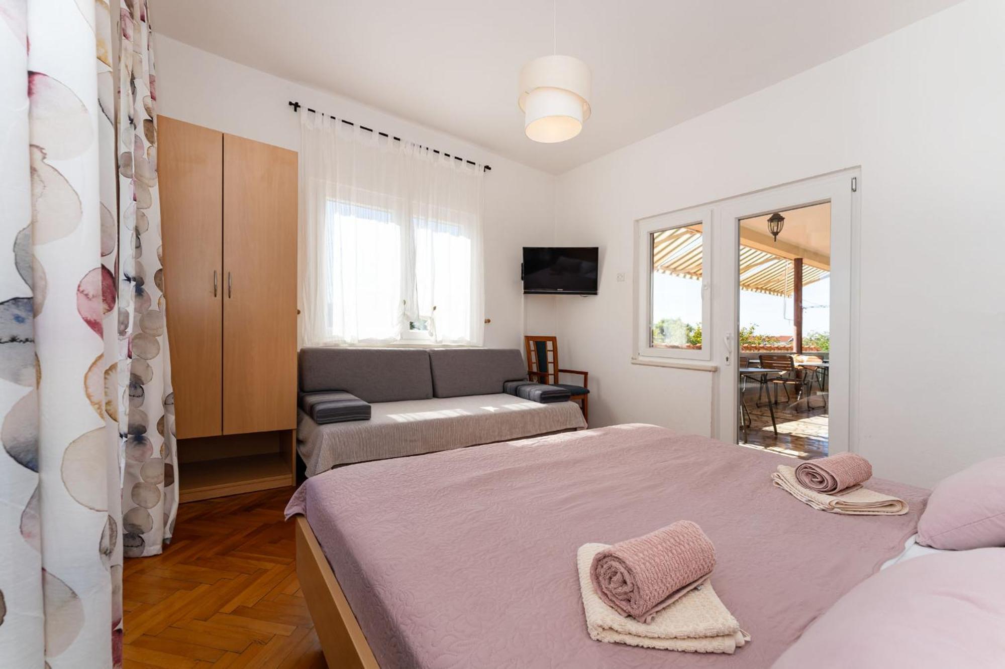 Apartments Adriana สตารีกราด-ปาเคลนีซา ห้อง รูปภาพ