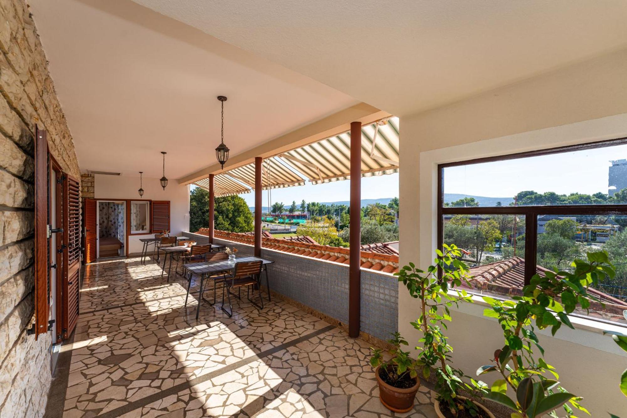 Apartments Adriana สตารีกราด-ปาเคลนีซา ภายนอก รูปภาพ