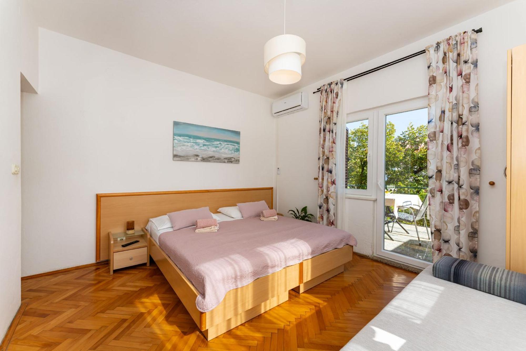 Apartments Adriana สตารีกราด-ปาเคลนีซา ภายนอก รูปภาพ