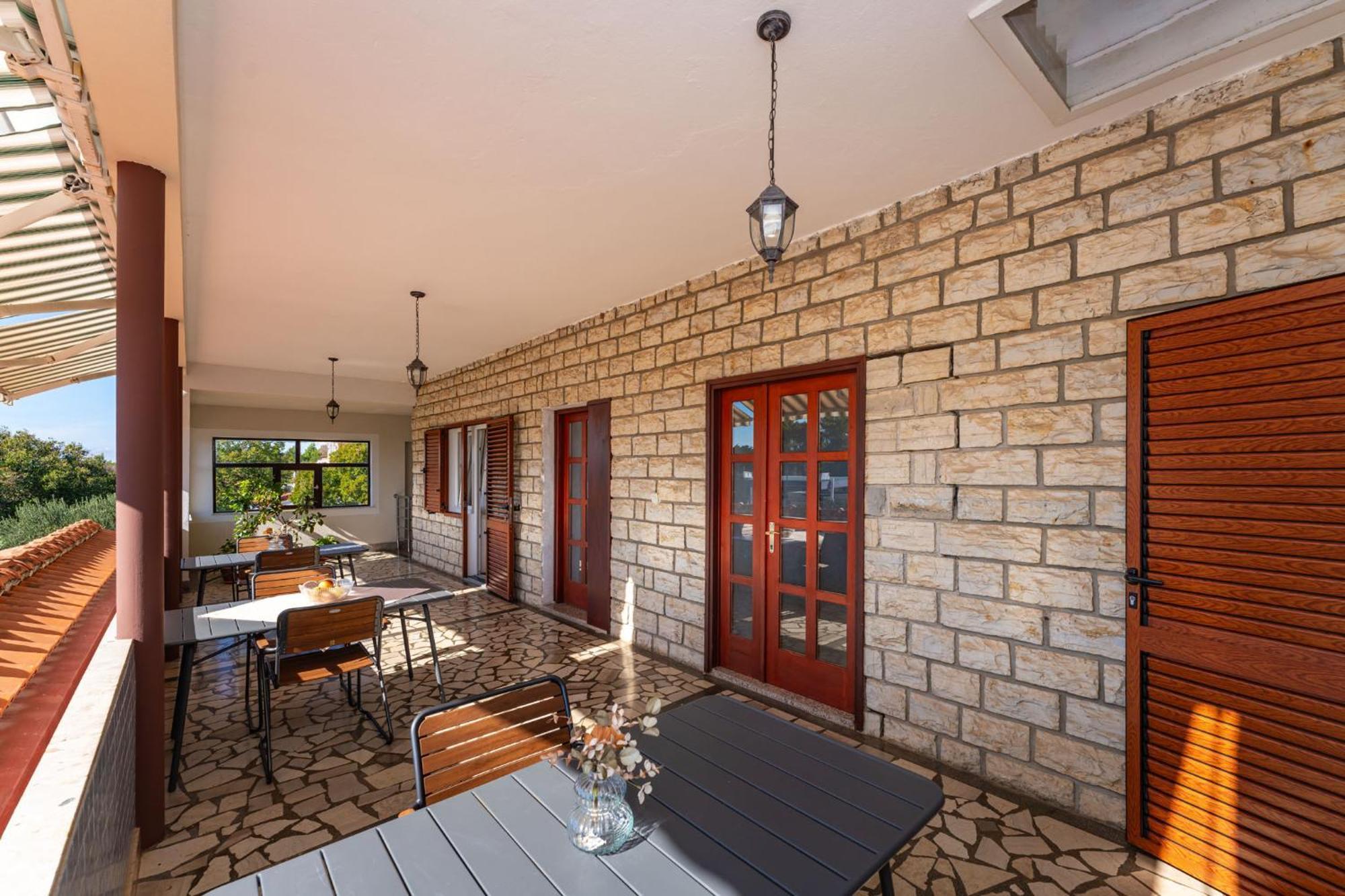 Apartments Adriana สตารีกราด-ปาเคลนีซา ห้อง รูปภาพ
