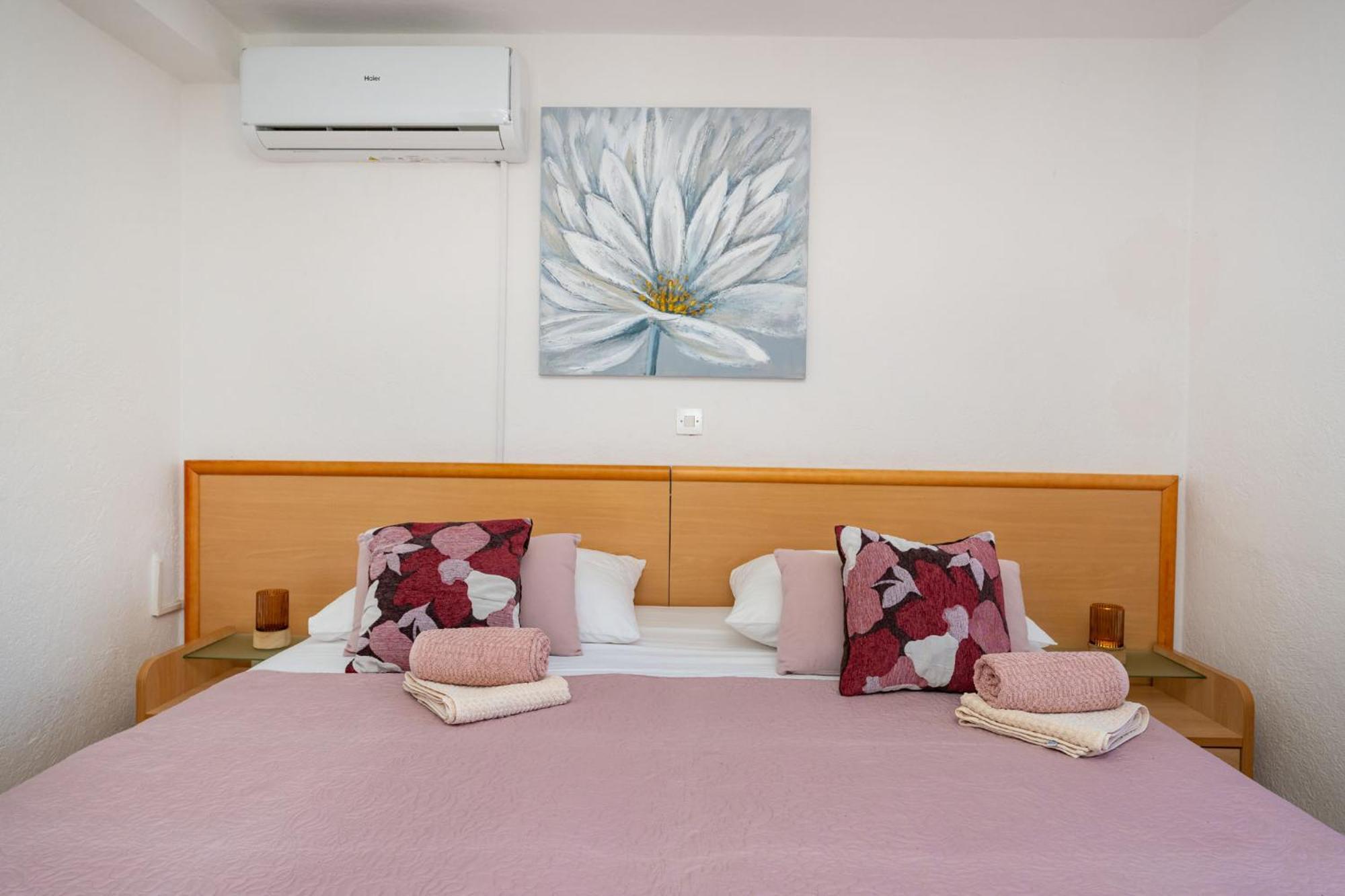Apartments Adriana สตารีกราด-ปาเคลนีซา ห้อง รูปภาพ