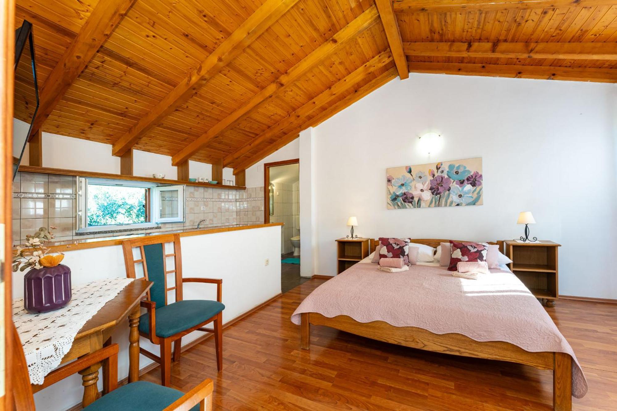 Apartments Adriana สตารีกราด-ปาเคลนีซา ภายนอก รูปภาพ