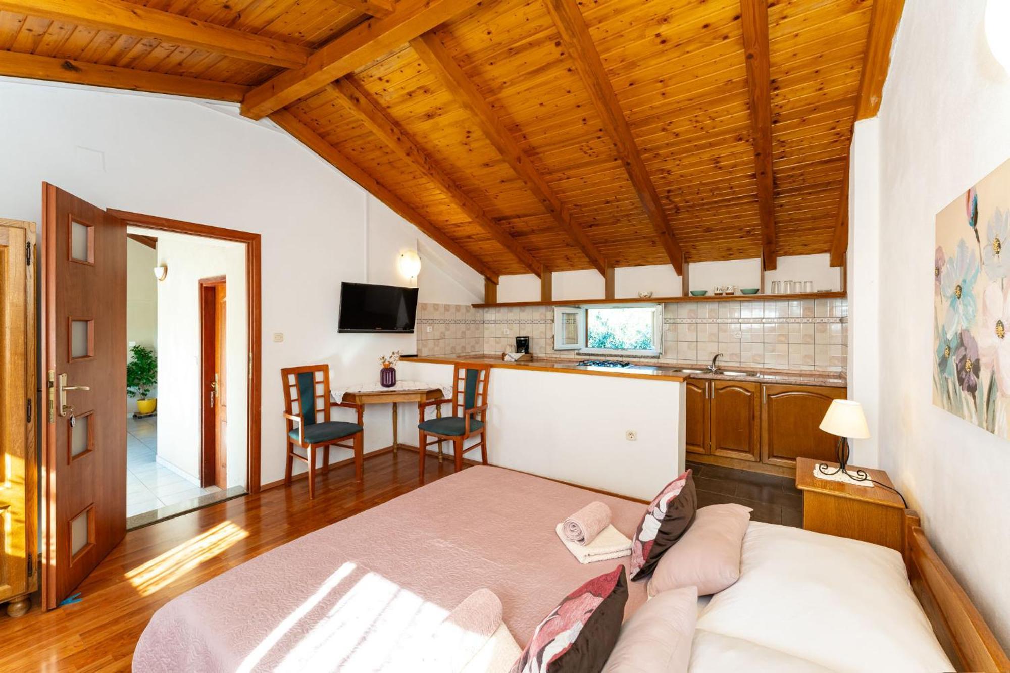 Apartments Adriana สตารีกราด-ปาเคลนีซา ห้อง รูปภาพ