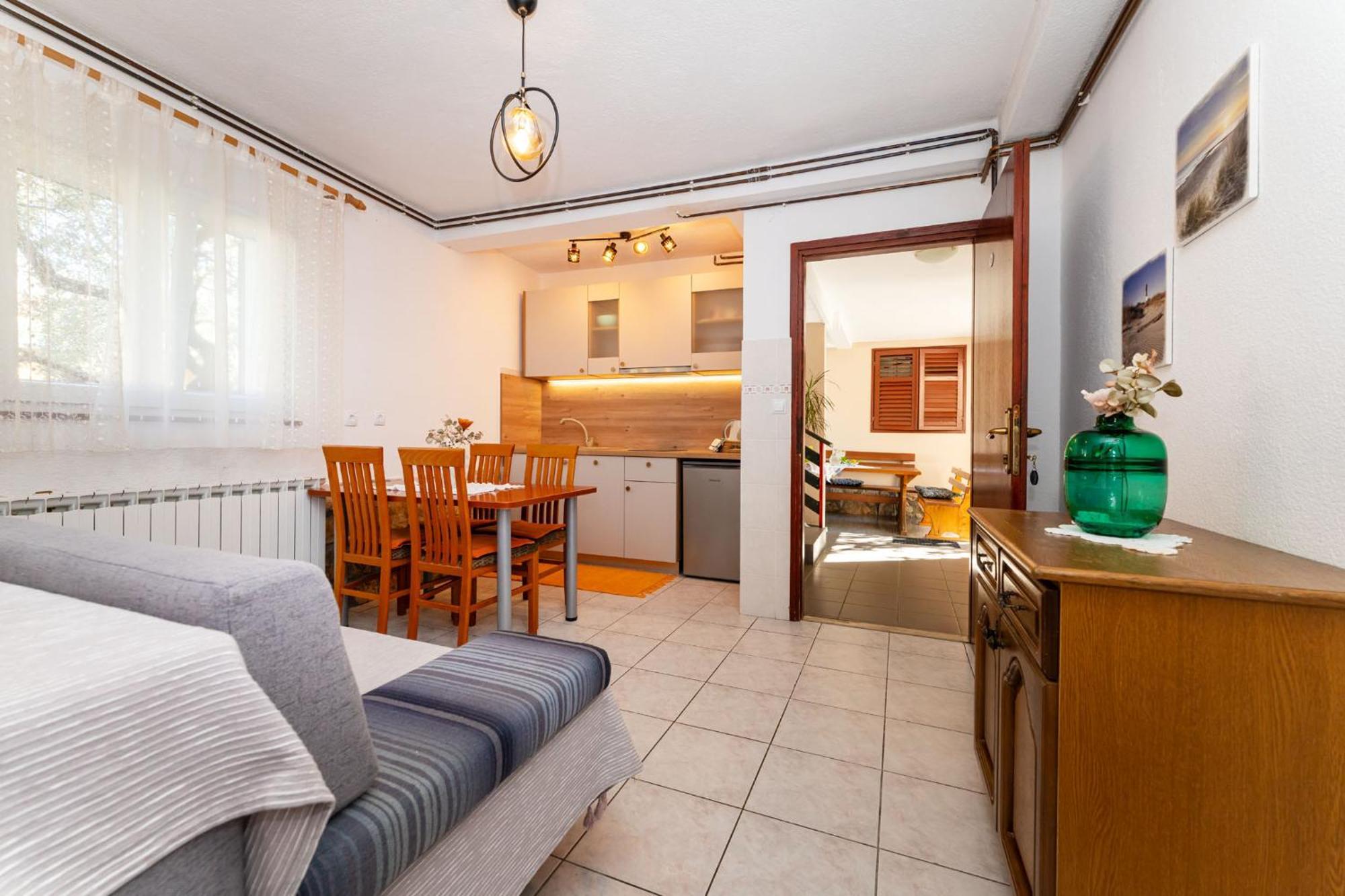 Apartments Adriana สตารีกราด-ปาเคลนีซา ภายนอก รูปภาพ