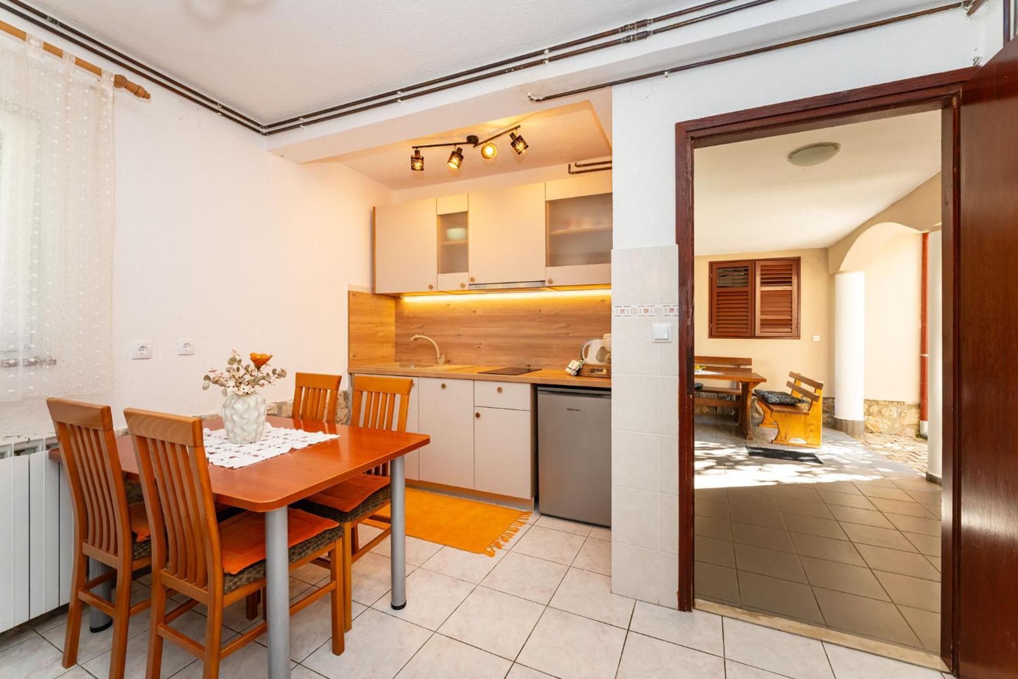 Apartments Adriana สตารีกราด-ปาเคลนีซา ห้อง รูปภาพ