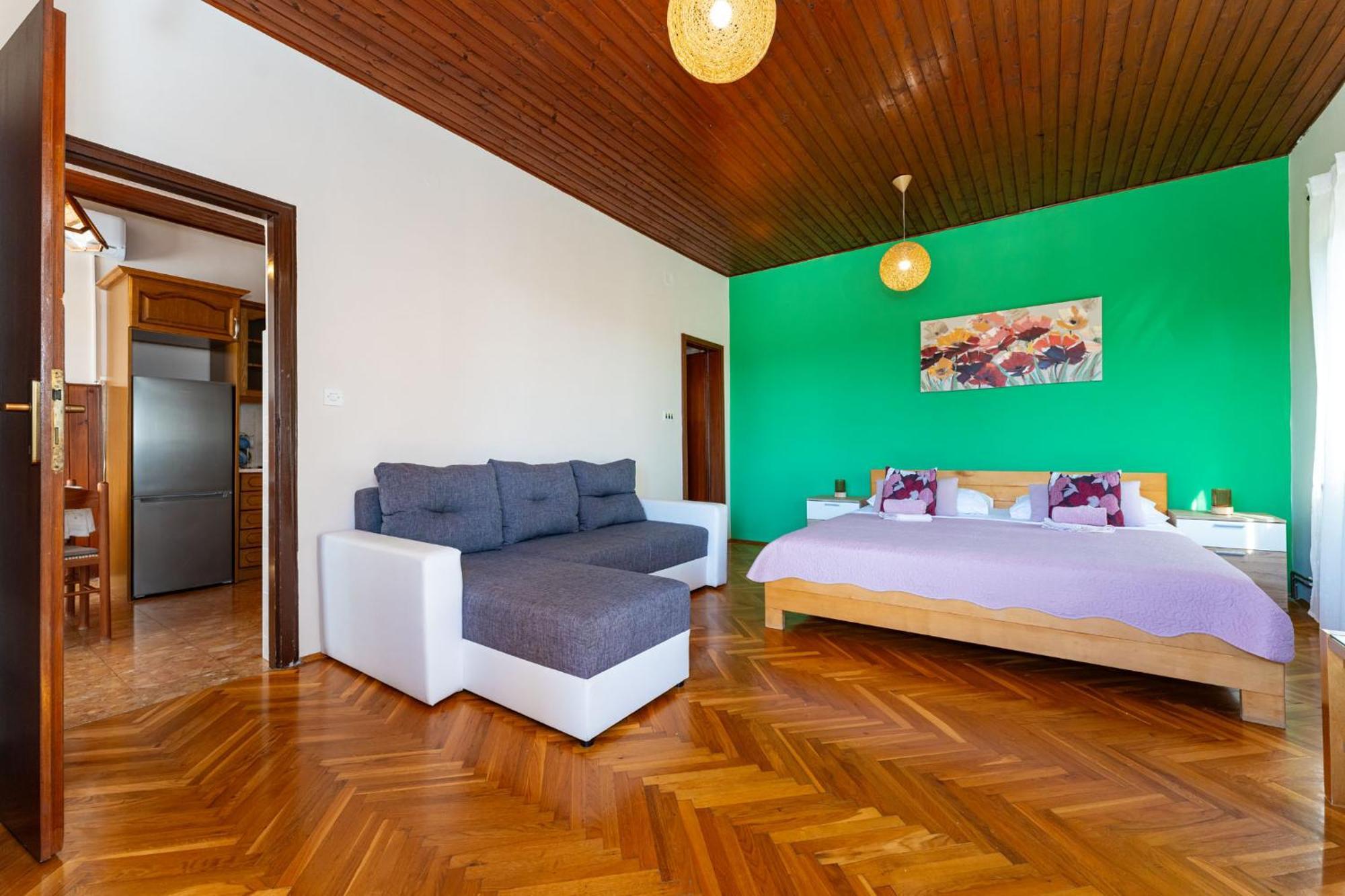Apartments Adriana สตารีกราด-ปาเคลนีซา ห้อง รูปภาพ