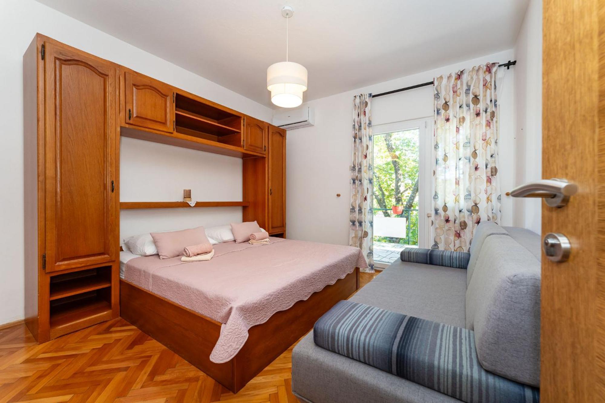 Apartments Adriana สตารีกราด-ปาเคลนีซา ภายนอก รูปภาพ